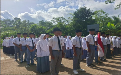 Momen Estafet Kepemimpinan: SMP Islam Terpadu Nurul Huda Lantik OSIS Baru di Peringatan Hari Guru Nasional